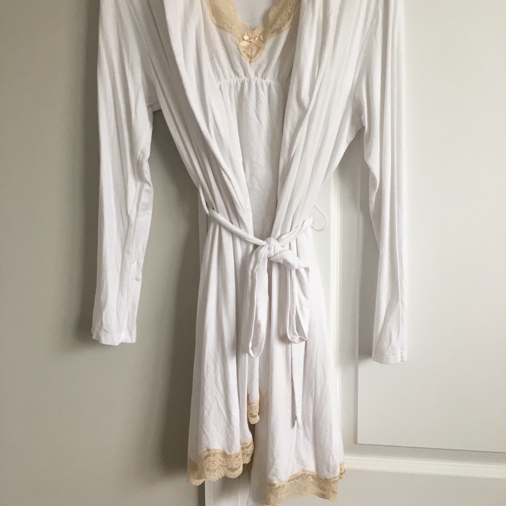 Eberjay Robe and Nightgown set with Lace